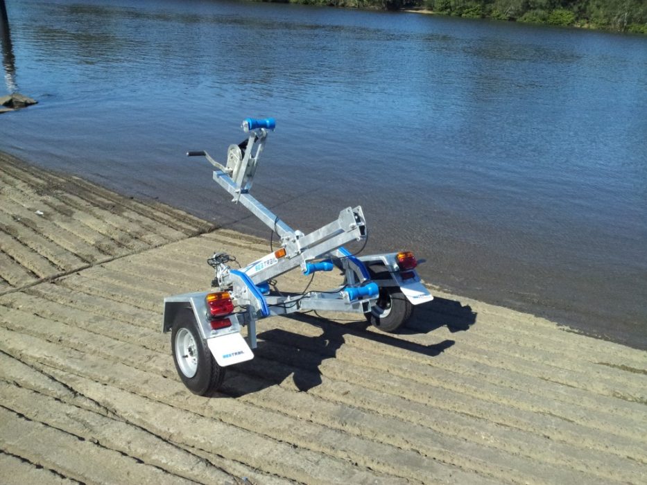 FOLDING 8 GAL BOAT TRAILER FOR UP TO A 3.70mt HULL kendy caravans